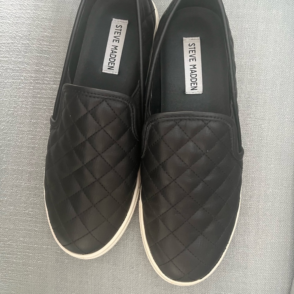 Steve Madden Ecentrcq Black Quilted Slip-On Shoes